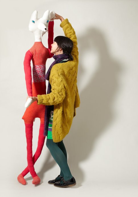 Giant Creature di Donna Wilson foto Gareth Hacker