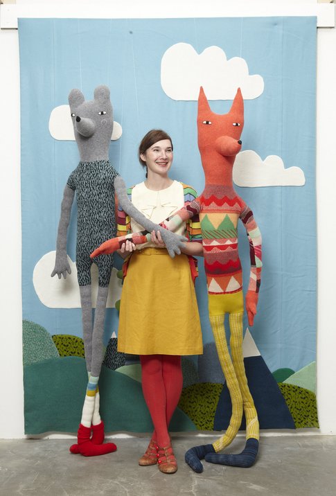 Giant Creature di Donna Wilson foto Gareth Hacker