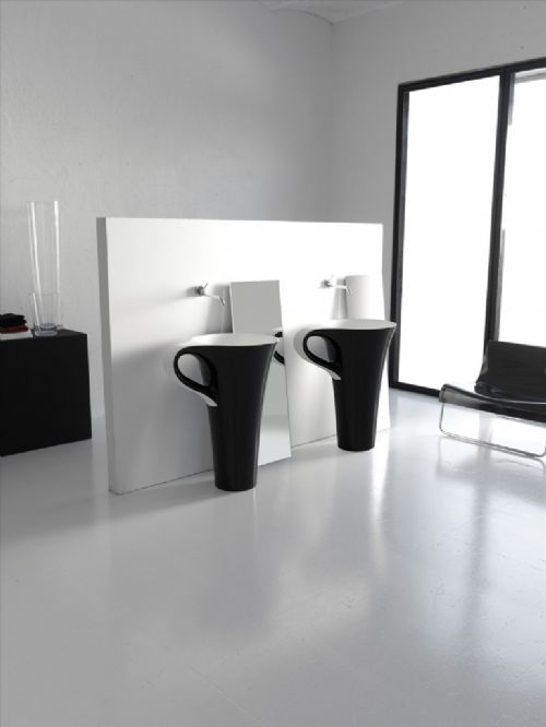 Cup, il lavandino a tazza di caffÃ¨ in total black
