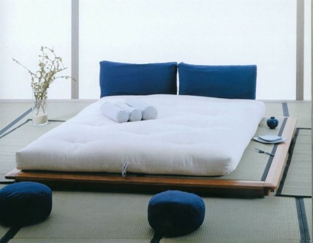 Letto con materasso rinforzato giapponese