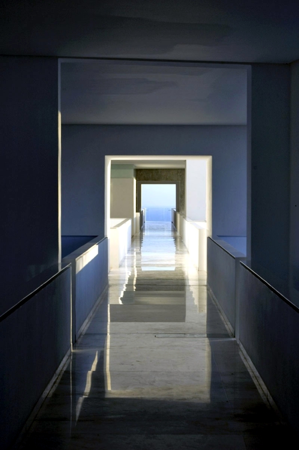 This modern hotel in Acapulco with a futuristic architecture