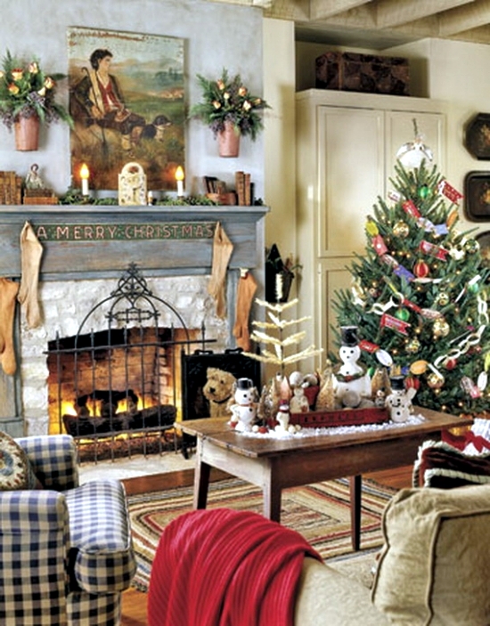 Evocative Christmas tree decoration for traditionalists