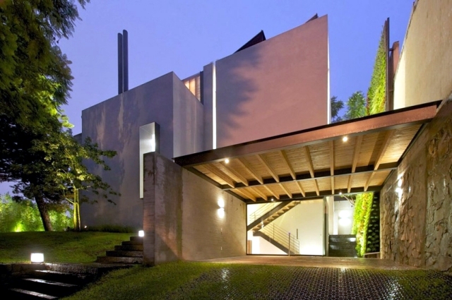 Contemporary villa with spacious living areas | Interior Design Ideas ...