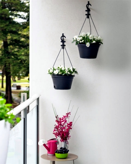 Create creative ideas, including the small balcony garden 