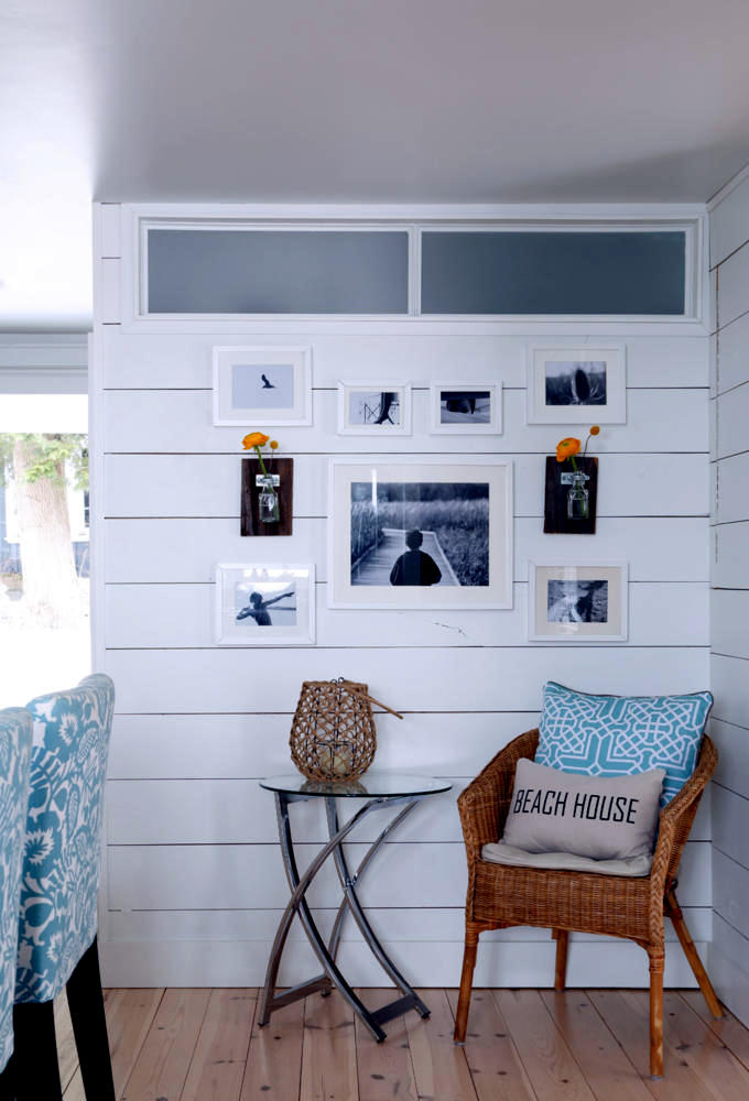 Seating area in a beach house | Interior Design Ideas - Ofdesign
