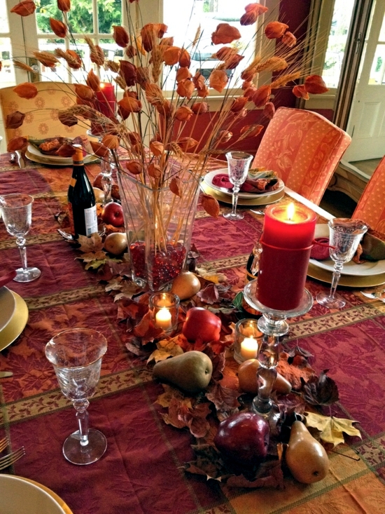 Colorful autumn decoration with leaves – craft ideas for indoors and ...