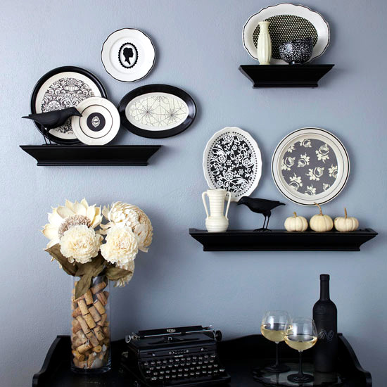 Wall decoration with plates - Colorful ideas and a touch of vintage